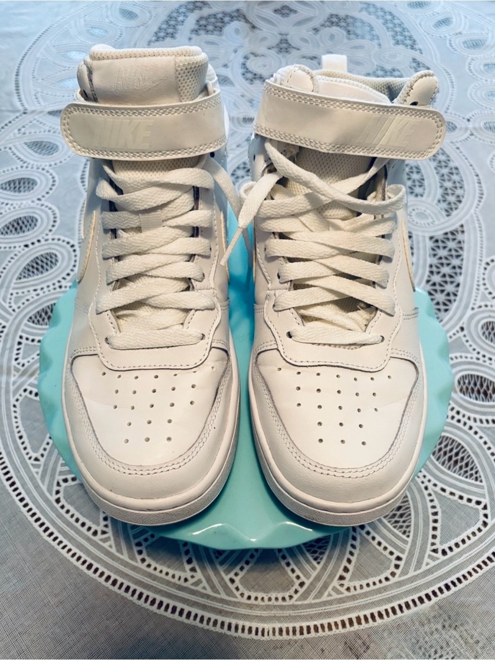 Nike White Court Borough Mid 2 - Fits Size 7/7.5 Women! - Picture 2 of 8
